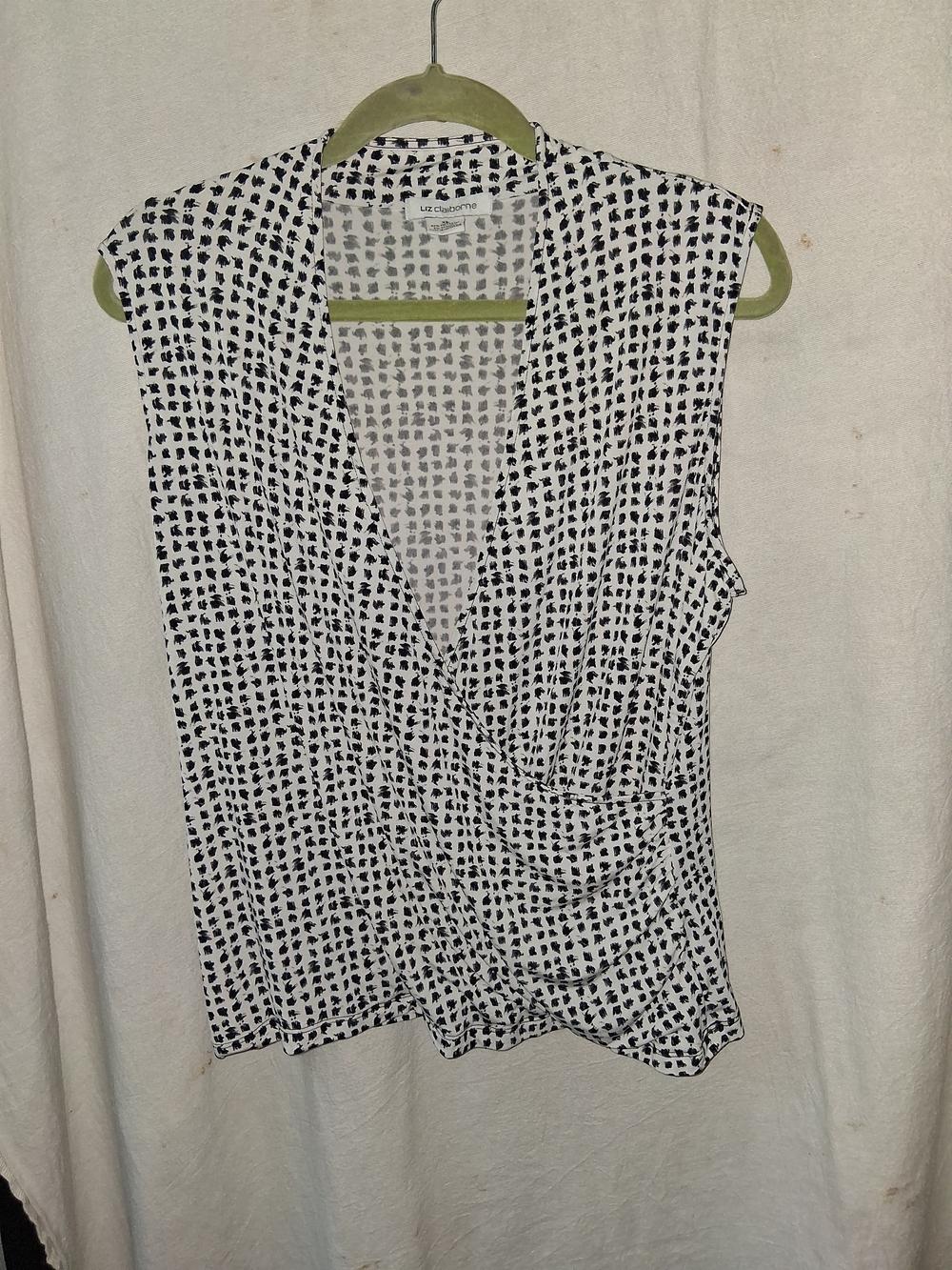 Liz Claiborne Black and White Sleeveless Surplice Blouse